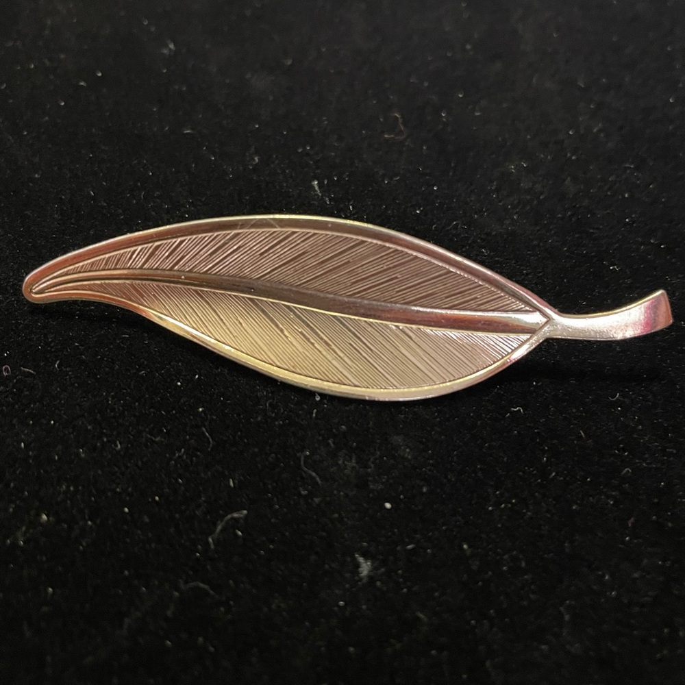 7 Brooches - Picture 3 of 7